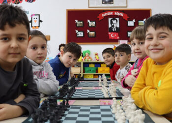 Minik Hamleler ile satranç okul öncesine yayılıyor