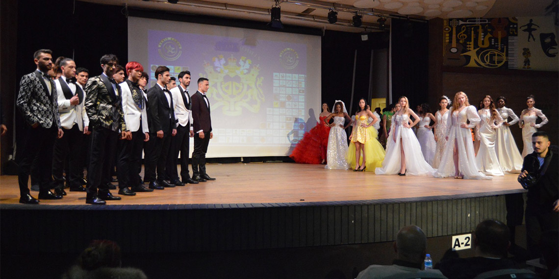 Model Of Models 2023 Grand finali İzmir'de gerçekleşti. Model of Models Güzellik Yarışması final taçlarını Semanur Aslan ve Ege Burgaçoğlu kazandı.