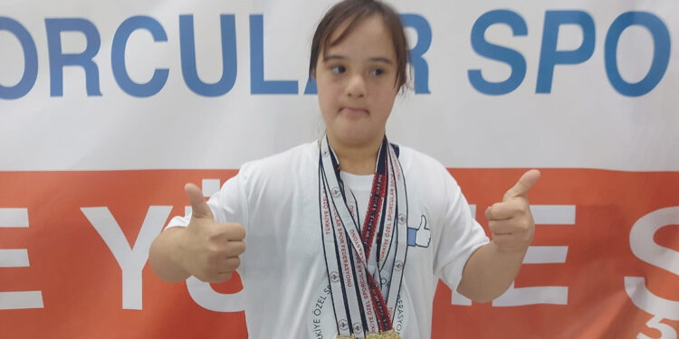 Muğlalı Elif Oral'dan 4 altın madalya