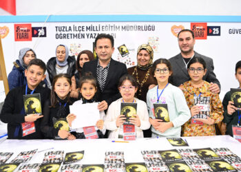 Öğrencilerin eserleri 'Yıldız Sütü' kitabında toplandı