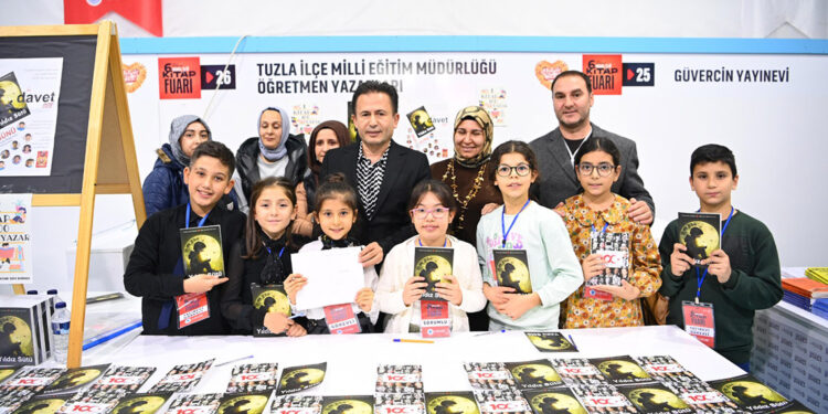 Öğrencilerin eserleri 'Yıldız Sütü' kitabında toplandı