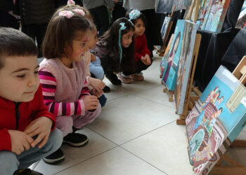 Öğrencilerin tabloları, Filistinlilere destek için satışta