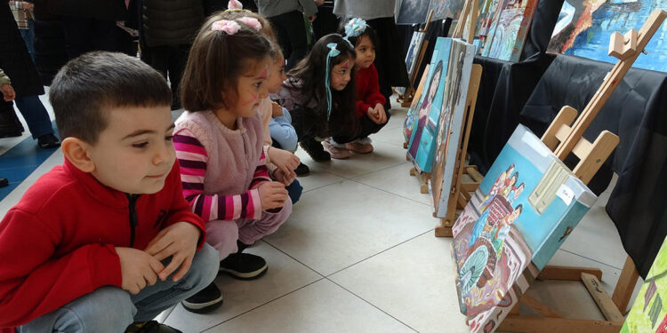 Öğrencilerin tabloları, Filistinlilere destek için satışta