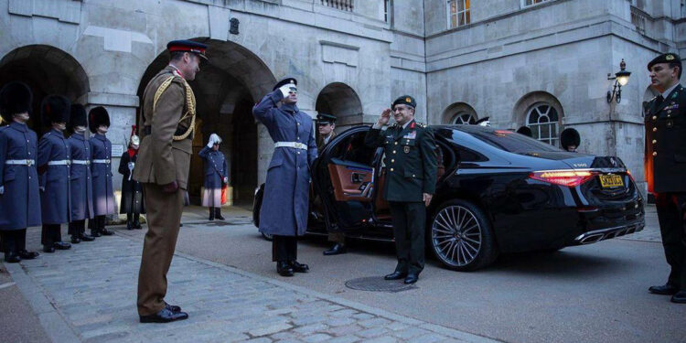 Orgeneral Selçuk Bayraktaroğlu, İngiltere’de