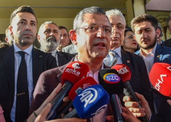 Özgür Özel: İYİ Parti'nin alacağı kararı bekliyoruz