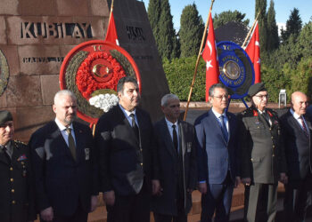Özgür Özel, Menemen'de Kubilay Anması'na katıldı