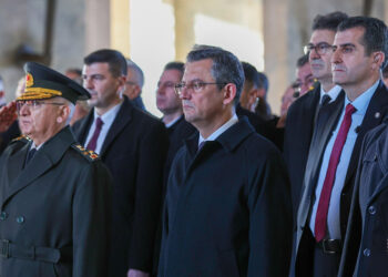 Özgür Özel: Terör örgütü kınanmaz, lanetlenir