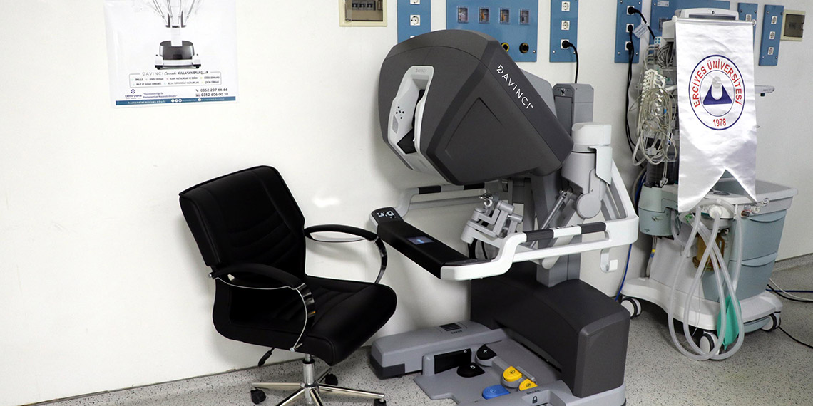 Özhaseki, 'Da Vinci' cihazının açılış törenine katıldı