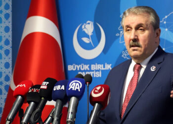 PKK'yı Meclis'ten çıkarın ve her noktadan temizleyin