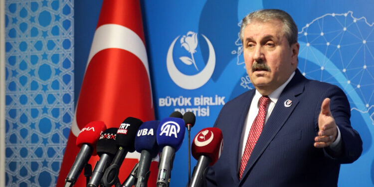 PKK'yı Meclis'ten çıkarın ve her noktadan temizleyin