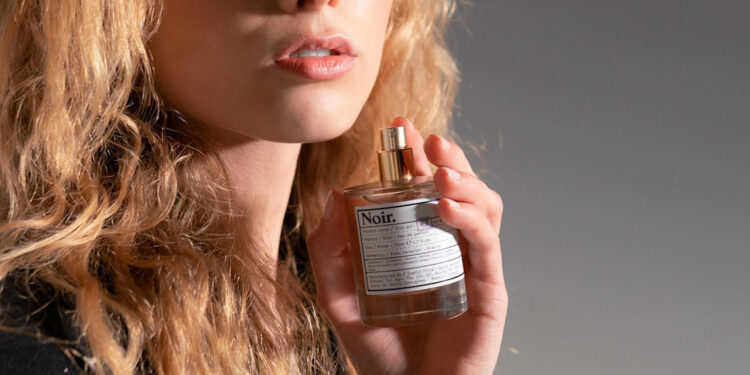 Parfümde yüksek maliyetleri ortadan kaldırıyoruz