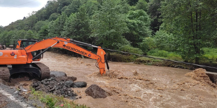 Rize'de 1 yıllık sel ve heyelanın hasarı 1 milyar lira