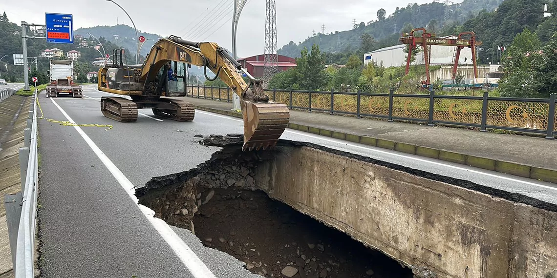 Rizede 1 yillik sel ve heyelanin hasari 1 milyar lirae - öne çıkan - haberton