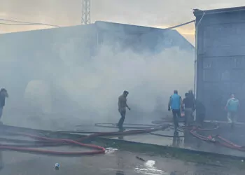Samsun'da lastik kaplama dükkanında yangın