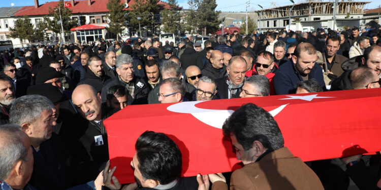 Sarıkamış Belediye Başkanı Harun Hayali, defnedildi