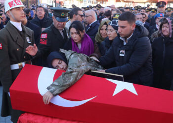 Şehit Mehmet Serinkan, son yolculuğuna uğurlandı
