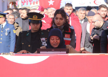 Şehit Teğmen Ramazan Günay, toprağa verildi