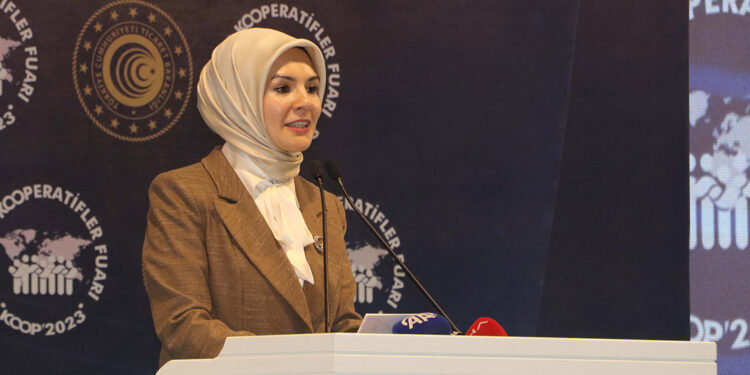 Şehit ailelerine dil uzatanlara fırsat vermeyeceğiz