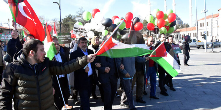Sivas'ta engelliler, Filistin için yürüdü