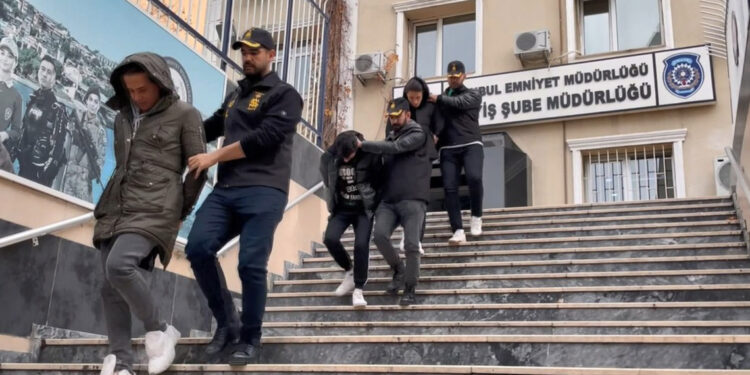 Sosyal medyada pornografik görüntü paylaşımına tutuklama