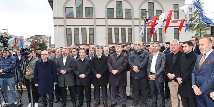 Sultanbeyli Hacı Nureddin Demir Camii ibadete açıldı