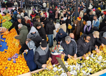 Sultanbeyli’de 6 bin öğrenciye ‘vitamin filesi’ dağıtıldı