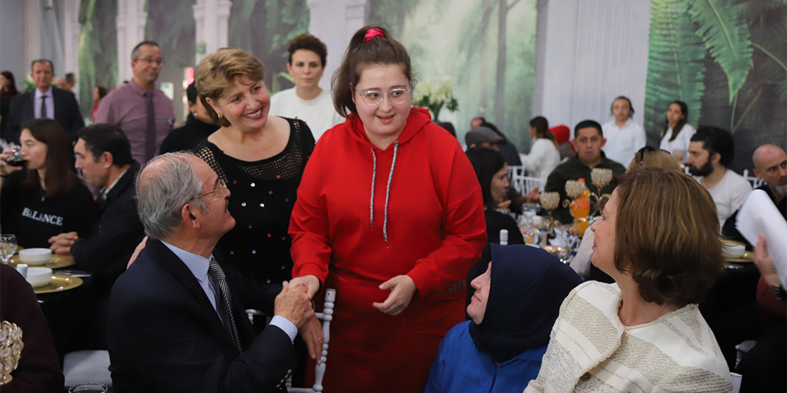 Eskişehir Büyükşehir Belediye Başkanı Yılmaz Büyükerşen, "Engelleri hep birlikte aşmaya devam edeceğiz. Engel tanımayan Eskişehir, çok güzel bir örnektir" dedi.