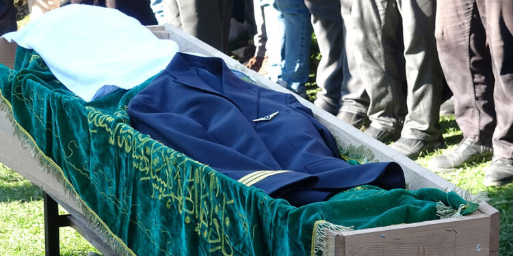 Trafik kazasında ölen pilot Oğuzhan Dağ, defnedildi