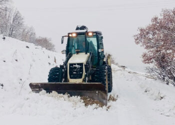 Tunceli'de kar; 50 köy yolu ulaşıma kapandı