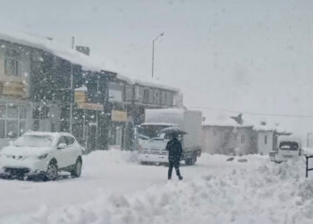Tunceli'de kar kalınlığı 35 santimetreye ulaştı