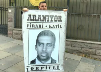 Turhan çömez'den somali büyükelçiliği'ne 'aranıyor' afişi