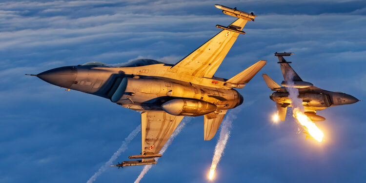 Türk fotoğrafçının F-16 fotoğrafı, 2023'ün en iyisi