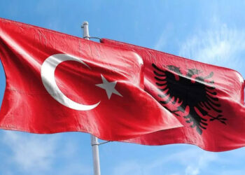 Türkiye ve Arnavutluk ilişkileri bir asrı geride bıraktı