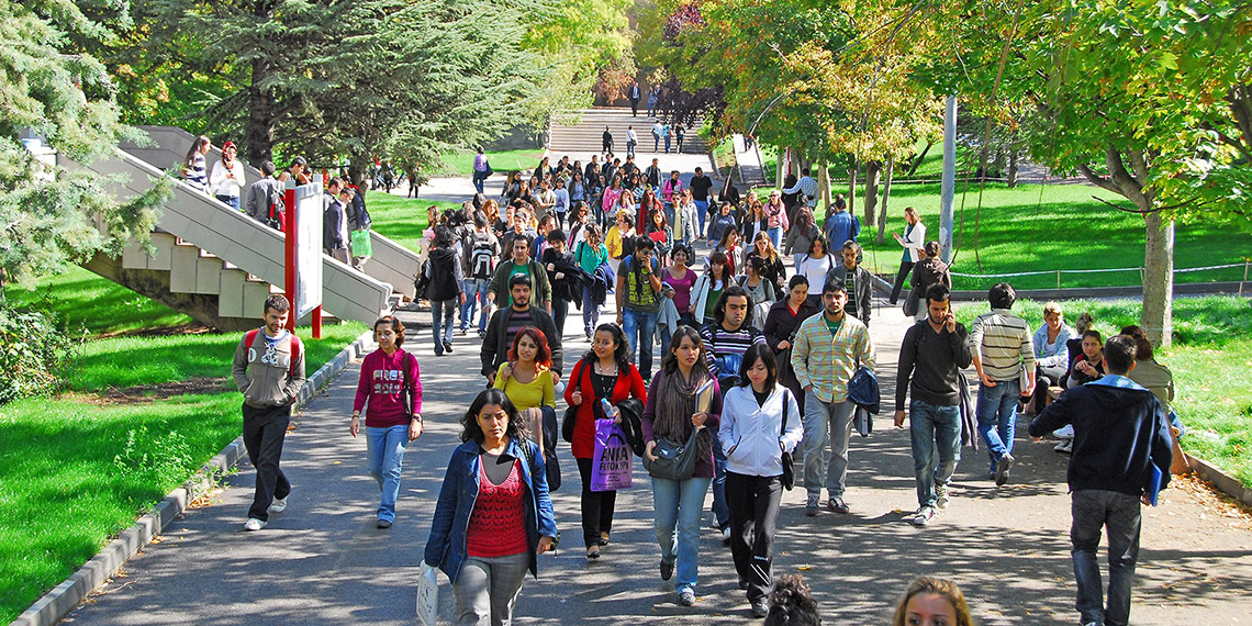 Üniversite mezunlarının işe başlama süresi ortalama 6,4 ay