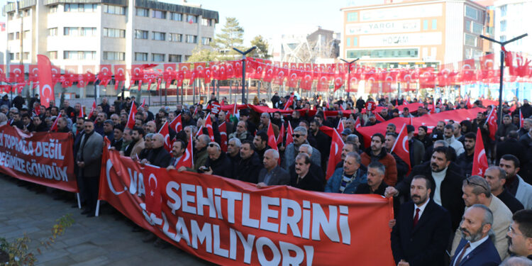 Van'da 'Teröre Lanet' yürüyüşü