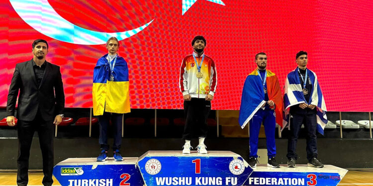 Wushu Kung-fu Avrupa Şampiyonası'ndan madalya ile döndüler