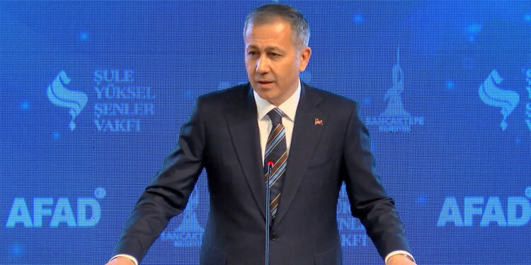 Yerlikaya, Türkiye Gönüllüler Buluşması'nda konuştu