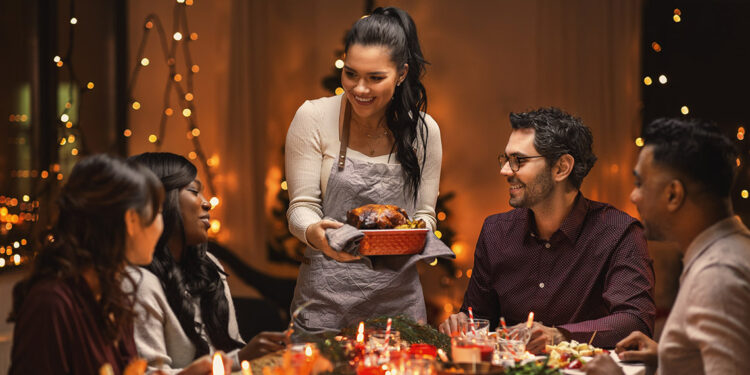 Yılbaşı akşamı çok yiyeceğinize kendinizi şartlanmayın