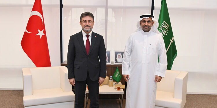 Yumaklı Suudi Arabistan’da resmi temaslarda bulundu