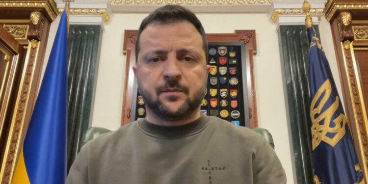 Zelenski duyurdu: 3 Rus savaş uçağını düşürdük 