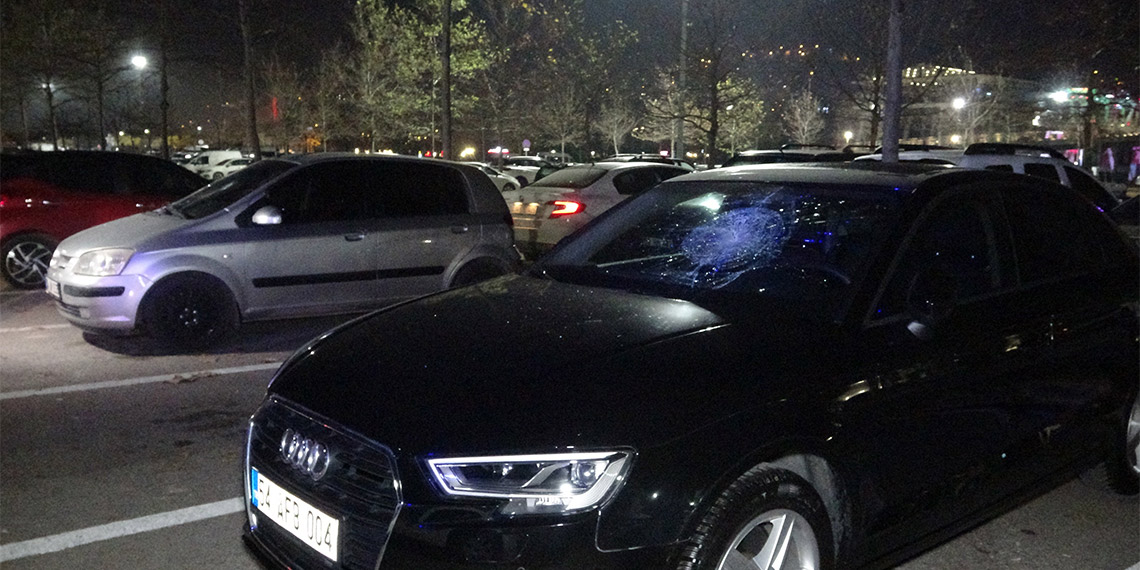 İzmit'te 35 aracın camı bir kişi tarafından kırıldı