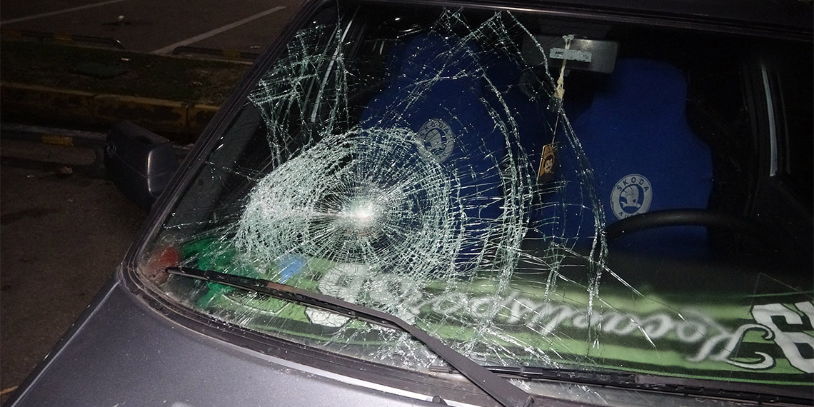 İzmit'te 35 aracın camı bir kişi tarafından kırıldı