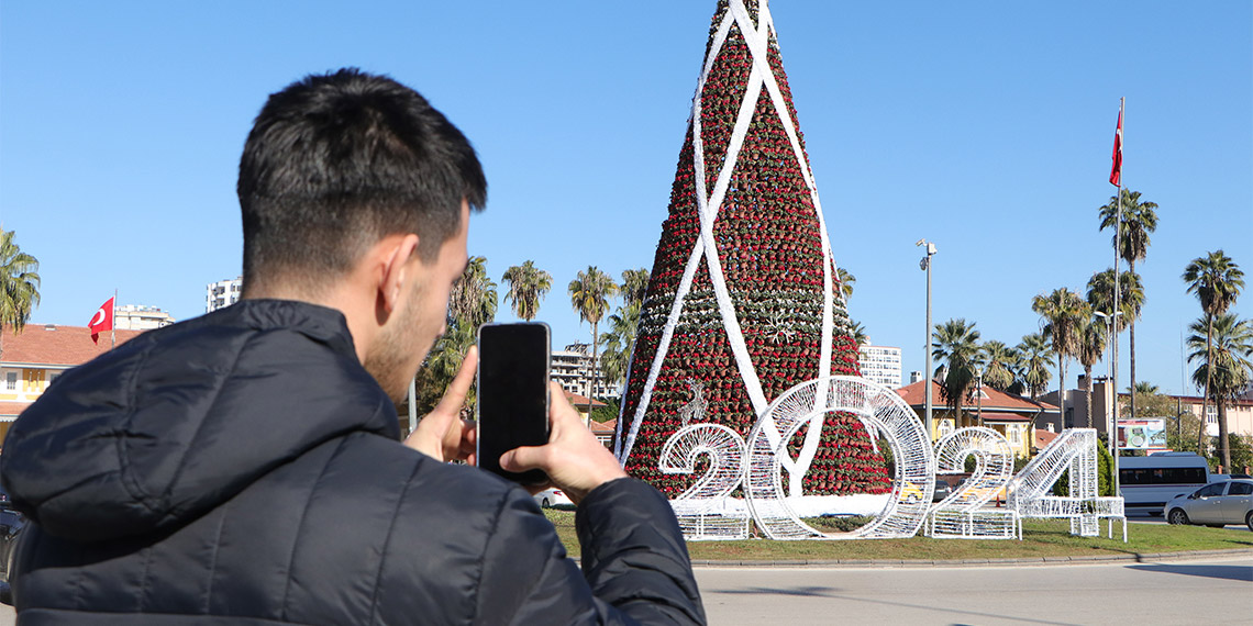 Adana'da 'Bir sene ileri' geleneği sürüyor