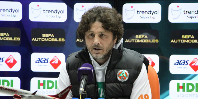 Alanyaspor Samsunspor'u 3-1 yendi