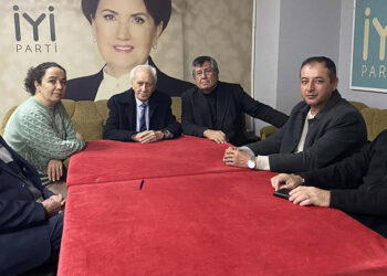 Alaşehir'de İYİ Parti'den 21 istifa