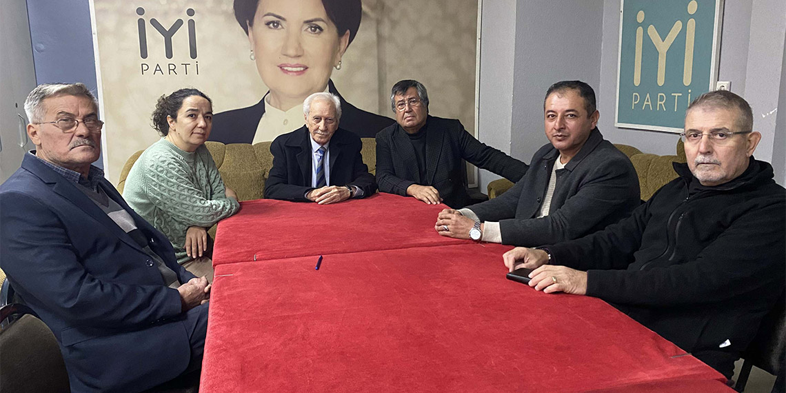 Alaşehir'de İYİ Parti'den 21 istifa