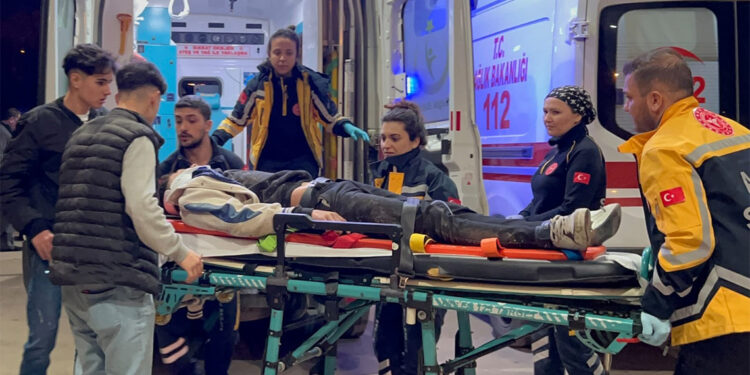 17 yaşındaki genç asansör boşluğuna düşerek ağır yaralandı