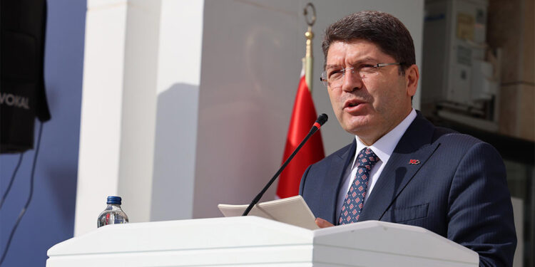 Yılmaz Tunç kendisiyle ilgili çıkan haberler hakkında açıklama yaptı