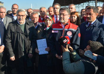 Bakan Yumaklı, bin 973 büyükbaş hayvanın dağıtıldığı törene katıldı