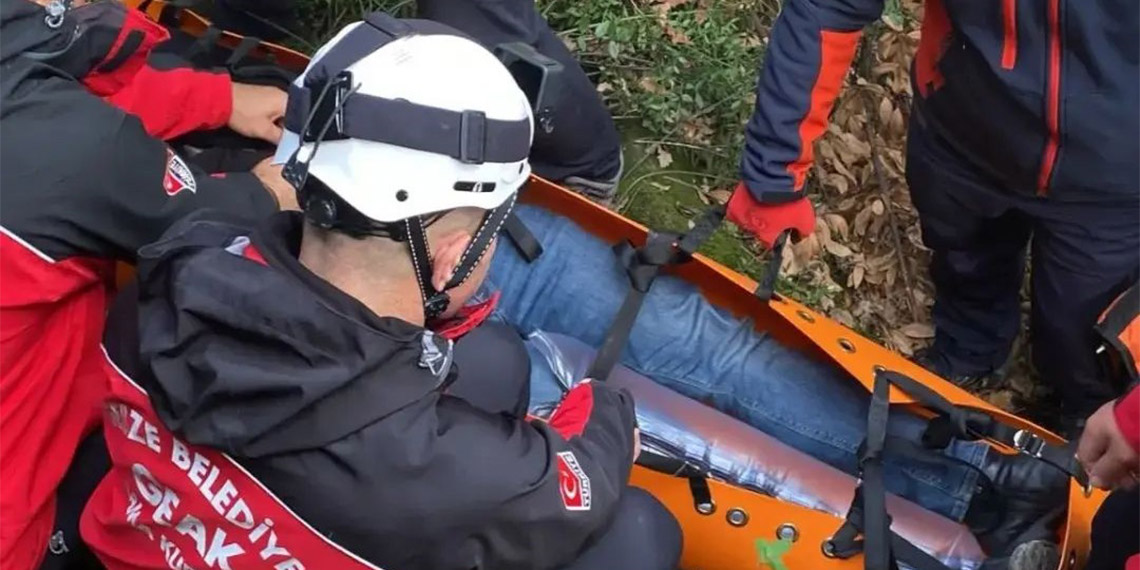 Ballıkayalar Kanyonu'nda mahsur kalan kişi kurtarıldı